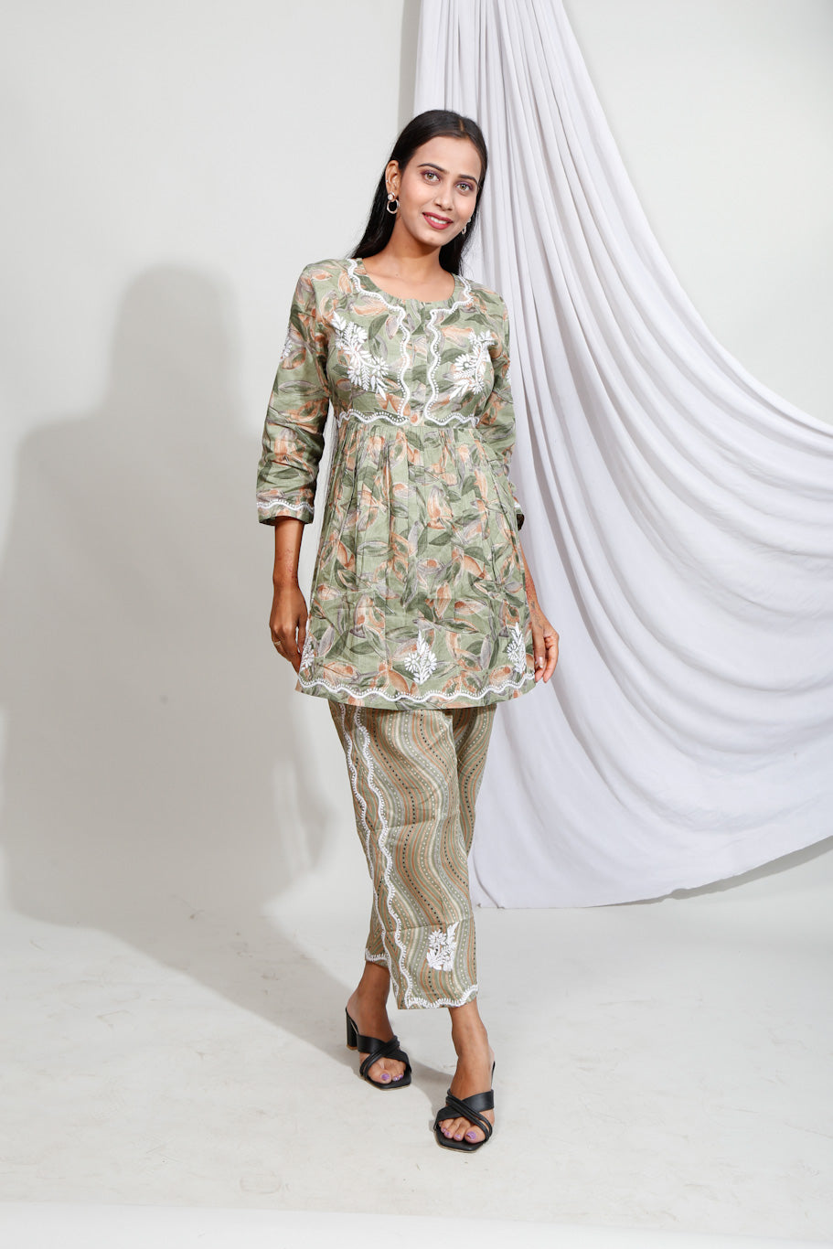 Maheen Chikankari Mulmul Prints Cord-Sets(Olive Green)