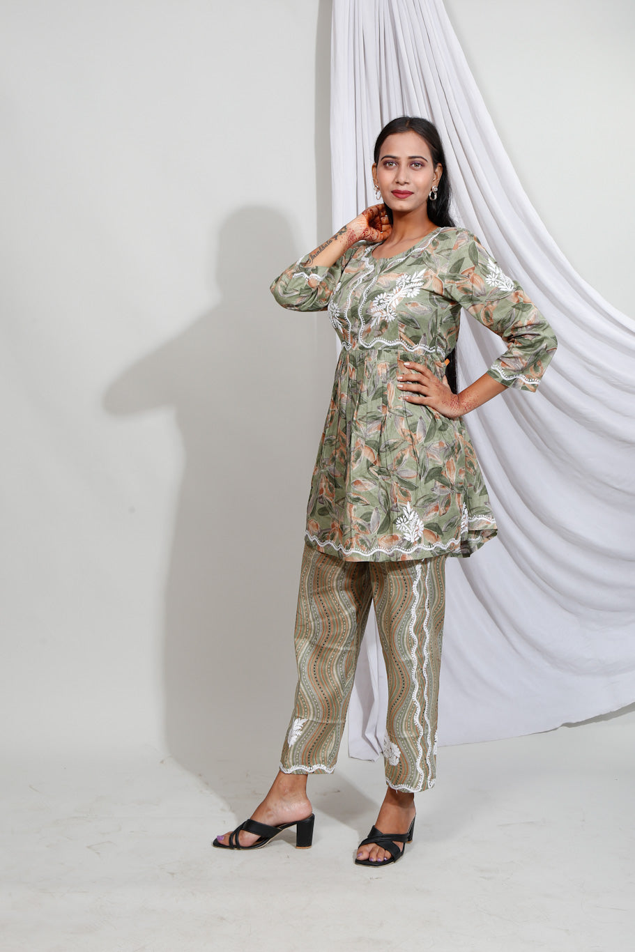 Maheen Chikankari Mulmul Prints Cord-Sets(Olive Green)
