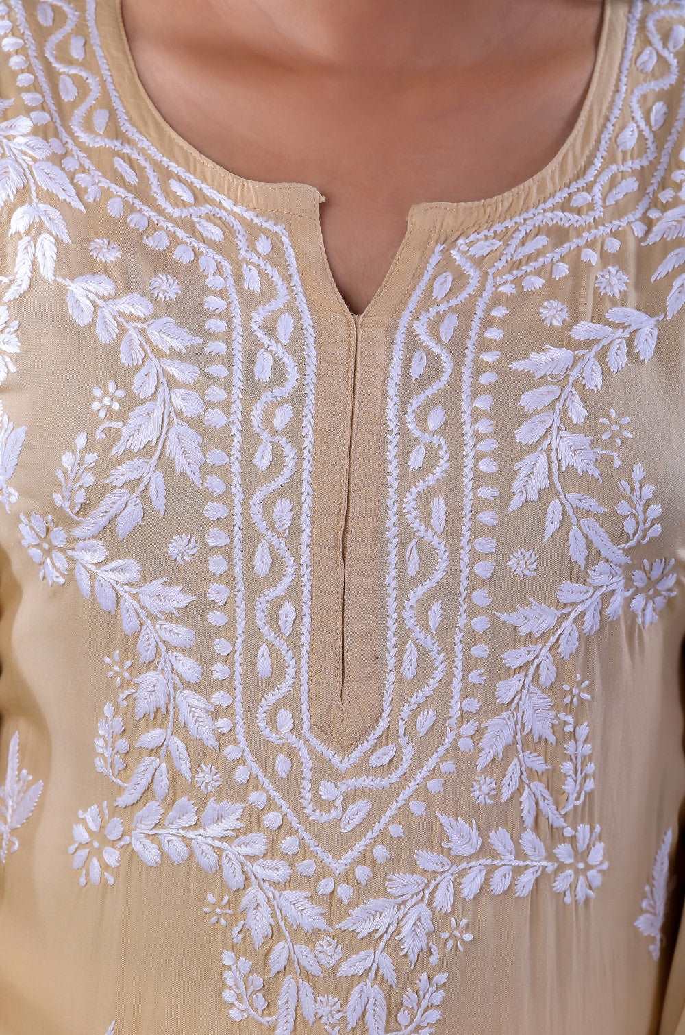 Aabroo Chikankari Modal Straight Kurta