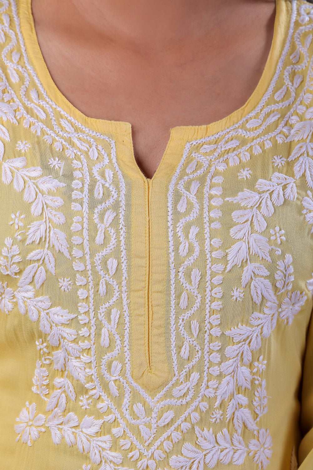 Aabroo Chikankari Modal Straight Kurta
