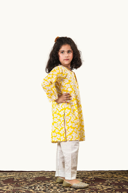 Little Noor – Yellow Mulmul Chikankari Kidswear Set - Famous Chikankari