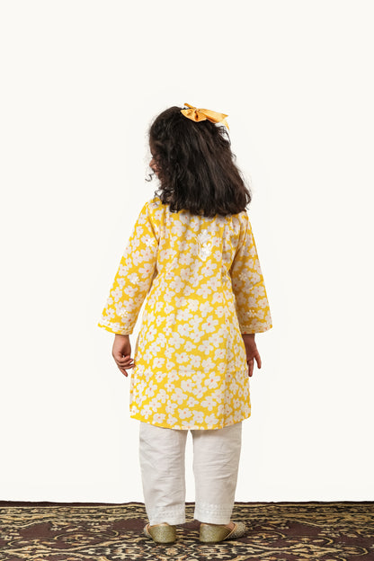 Little Noor – Yellow Mulmul Chikankari Kidswear Set - Famous Chikankari