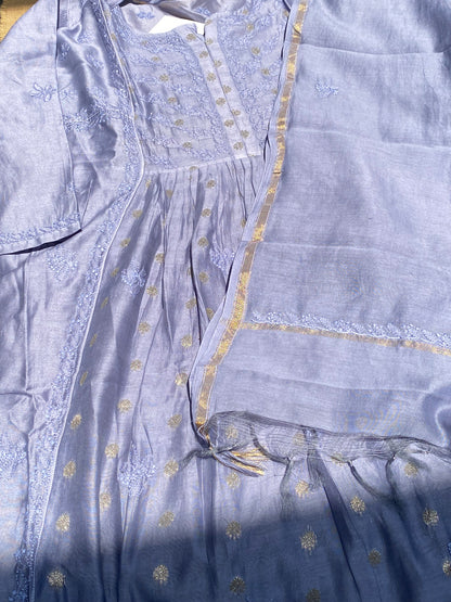 Sunehri – Mul Chanderi Grey Handcrafted Chikankari Gown Set - Famous Chikankari