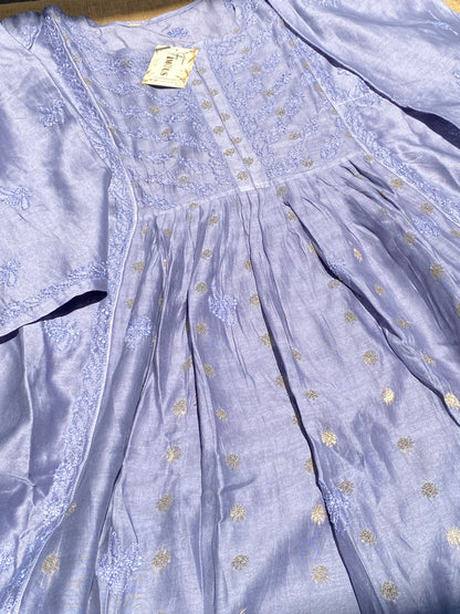 Sunehri – Mul Chanderi Grey Handcrafted Chikankari Gown Set - Famous Chikankari
