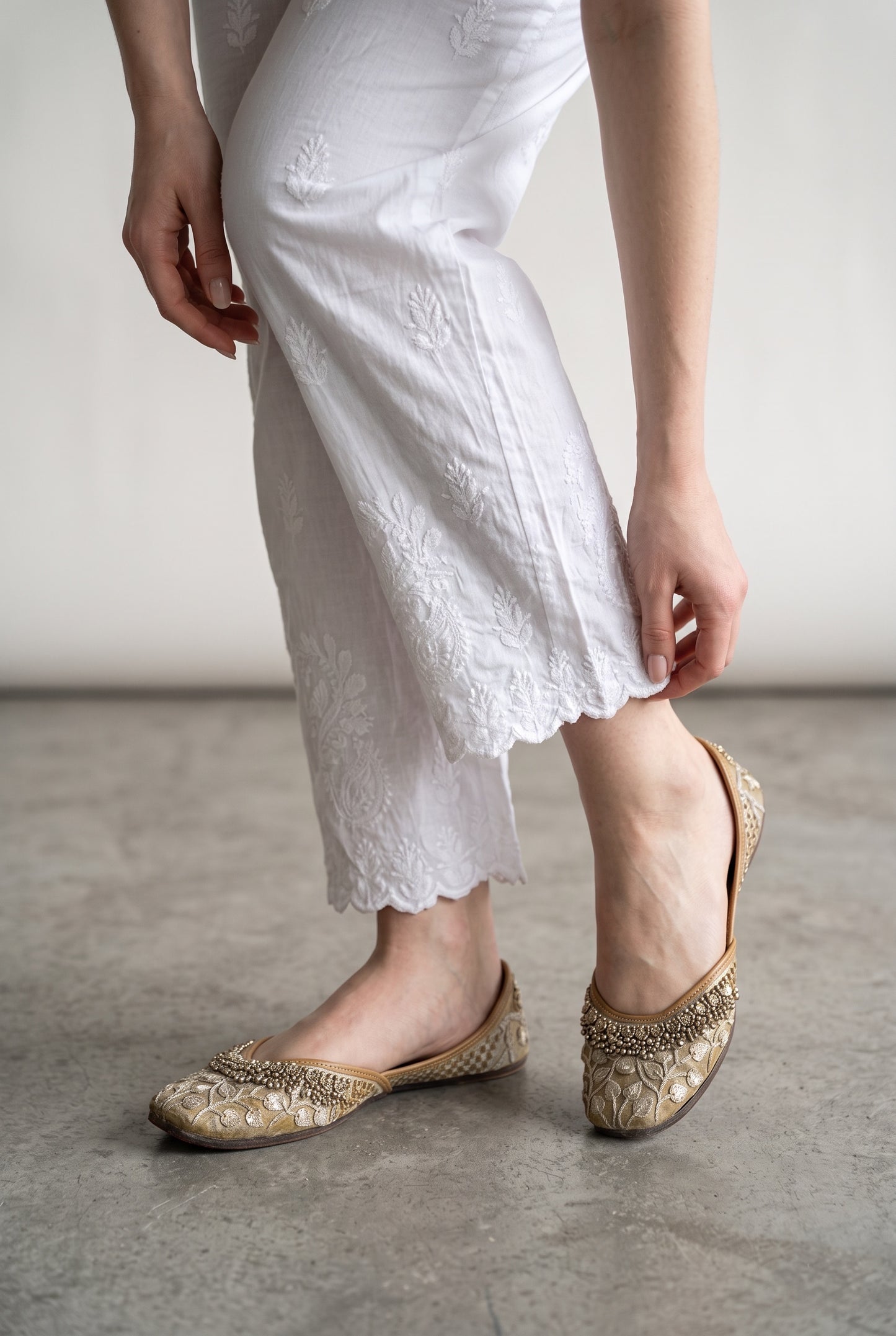 Aafiya – Off-White Chikankari Lycra Pants