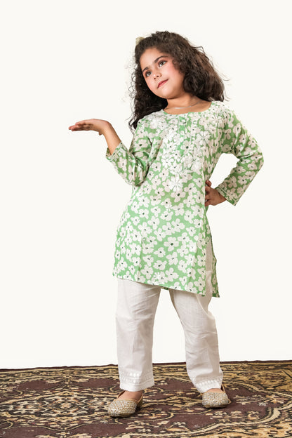 Little Noor – Green Mulmul Chikankari Kidswear Set - Famous Chikankari