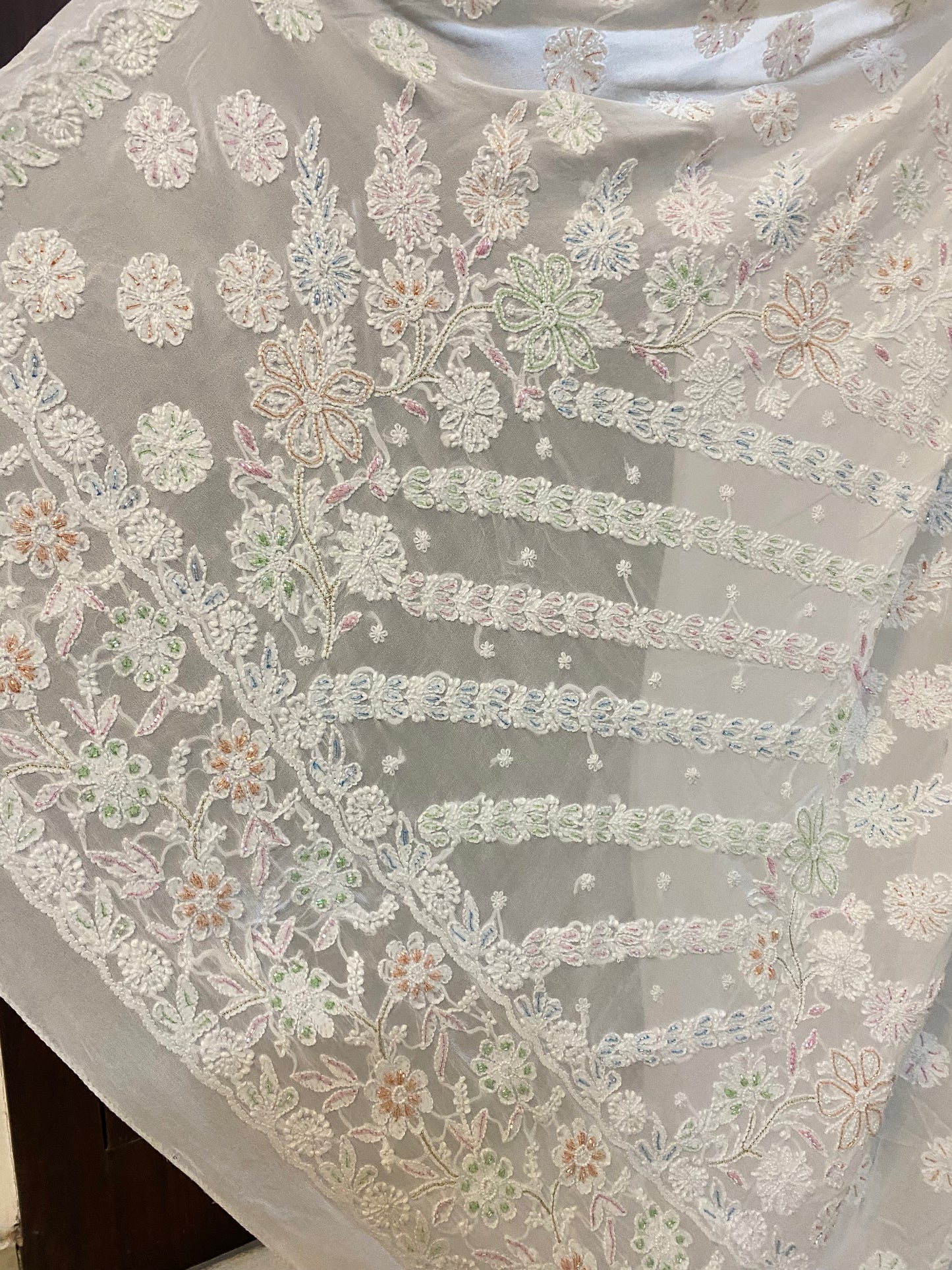 Noor-e-Safa – White Chikankari Saree in Viscose Georgette