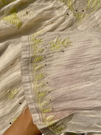 Aafreen Off White Handcrafted Chikankari Mukaish Gown Set - Famous Chikankari