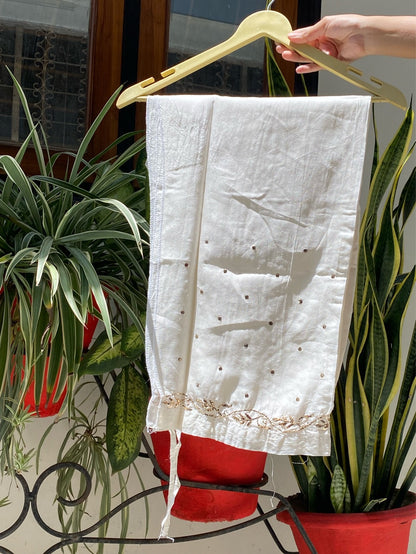 Roohani White Mukaish Semi Stitched Coord Set - Famous Chikankari