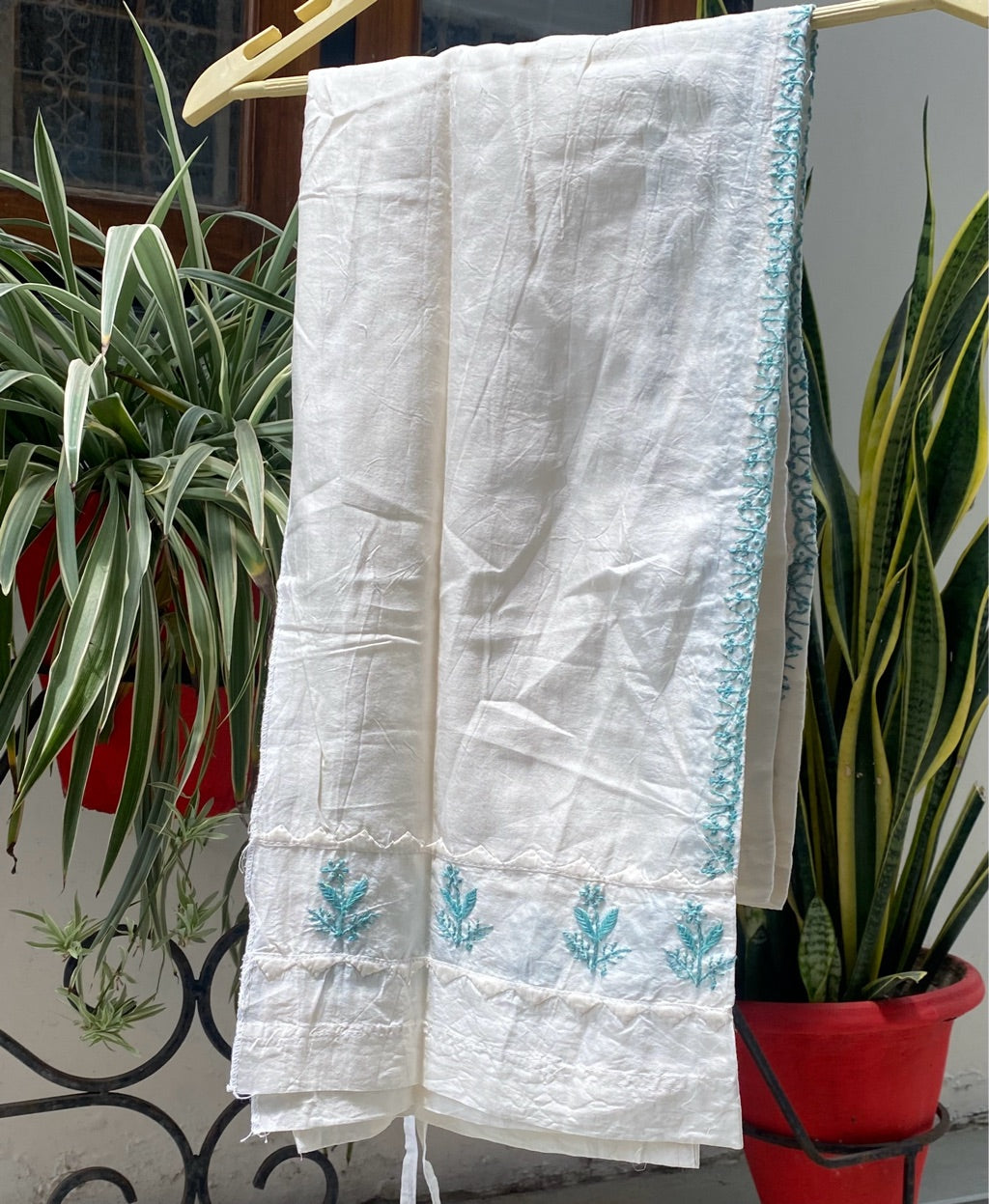 Tamanna Firozi embroidered Chikankari Semi Stitched Coord Set - Famous Chikankari