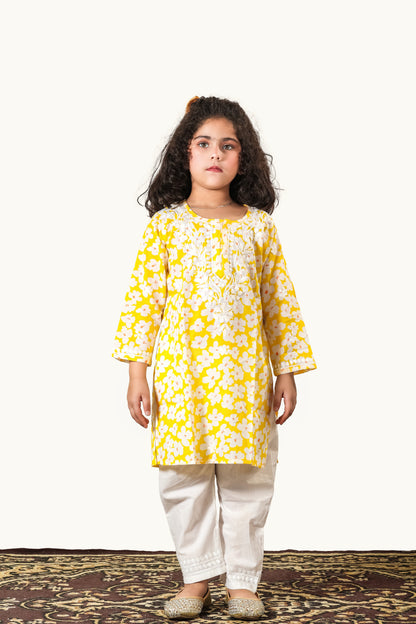 Little Noor – Yellow Mulmul Chikankari Kidswear Set - Famous Chikankari