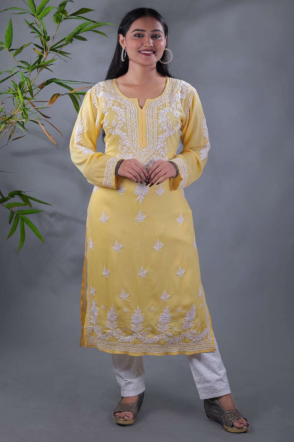 Aabroo Chikankari Modal Straight Kurta
